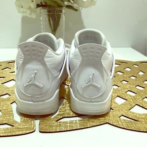 White air Jordan’s